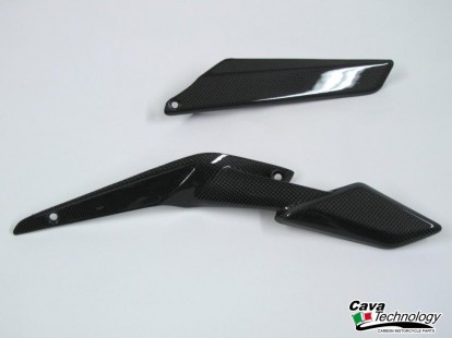 Kit Protezioni 
Forcellone in carbonio per MV AGUSTA Brutale 
675 / 800