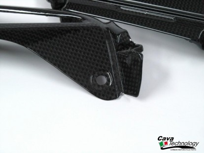 Estrattori Aria 
Carene Laterali in carbonio per MV AGUSTA F3 
675 / 800